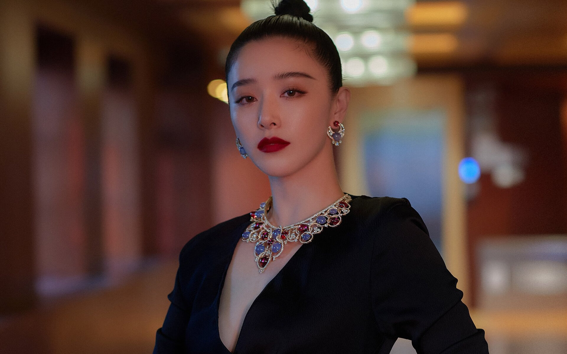 _冬季特色赛事:冰雪场地中的热血对决_,冰雪运动比赛视频