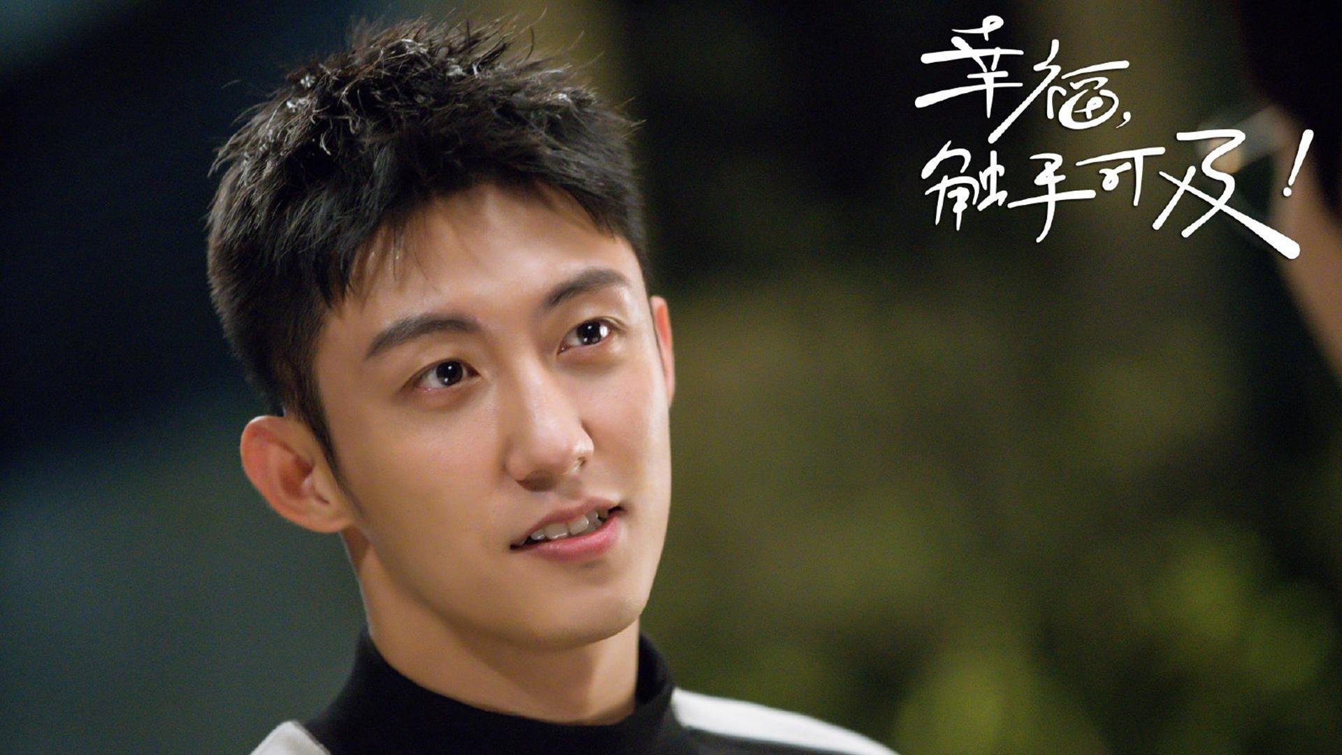 “詹姆斯30+10，火热话题引发网友热议”，詹姆斯03到10战绩