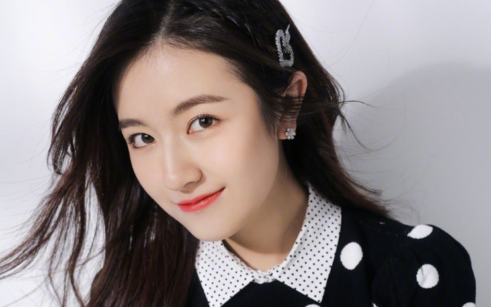 九游-争议事件集锦：赛场上的“黑洞”时刻，球场黑洞