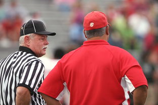 九游登录中心-教练战术布置频繁调整引发讨论，教练在布置战术时讲到了常用的比赛阵型