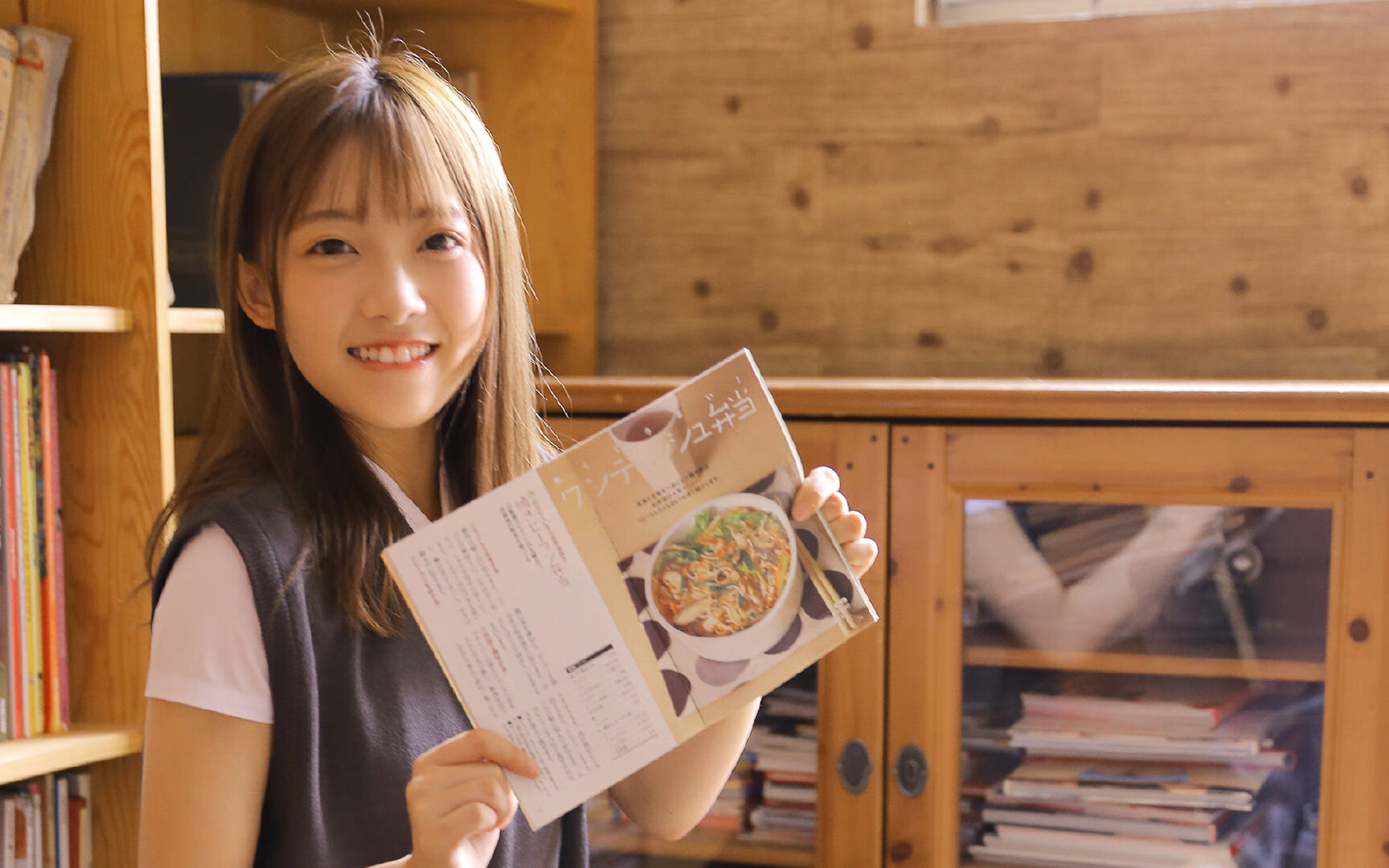 九游网游官网-张伟丽录制访谈节目讲述奋斗经历，张伟丽最新采访