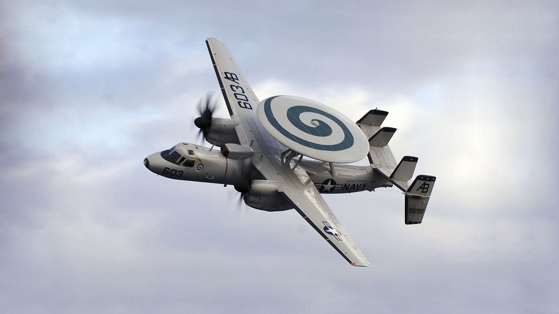 独行侠球员出席品牌活动展示新球衣,独行侠队主场球衣